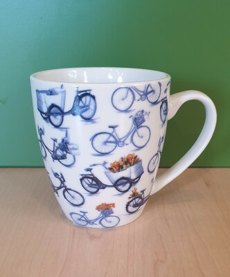 Mok met fietsen